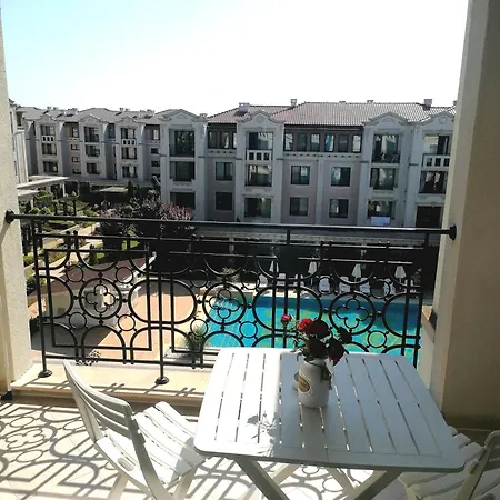White Dolphin Greeenlife Apartment *
